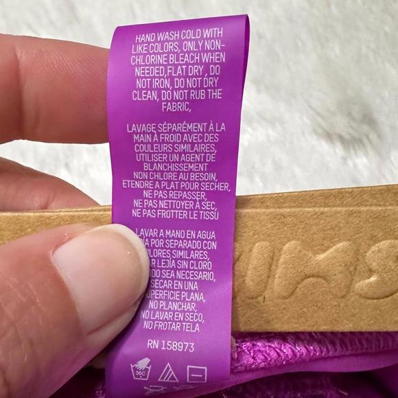 NWT Skims Metallic Swim V Waist Cropped Pants in Dragonfruit Women’s XS - Picture 6 of 6